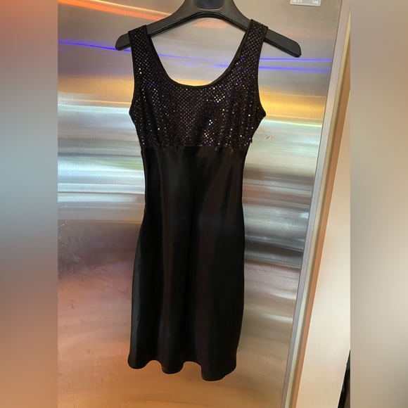 New  black satin dress - Picture 1 of 6